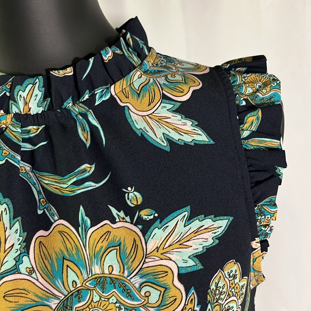 ๐ 6 for $35 โข J. Crew Factory Navy Multicolor Floral Sleeveless Ruffled Blouse - Picture 6 of 16